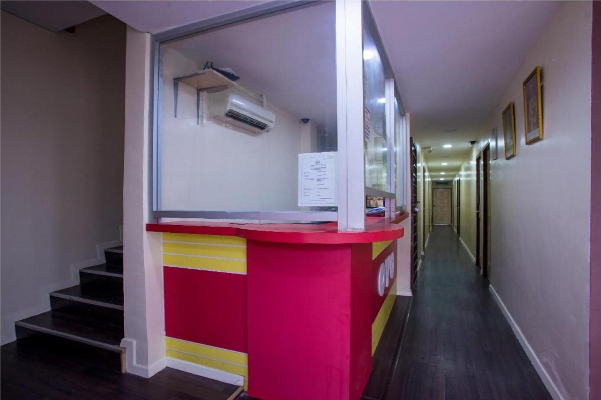 Oyo 90281 Hotel Taj Seksyen 13 Shah Alam Buitenkant foto