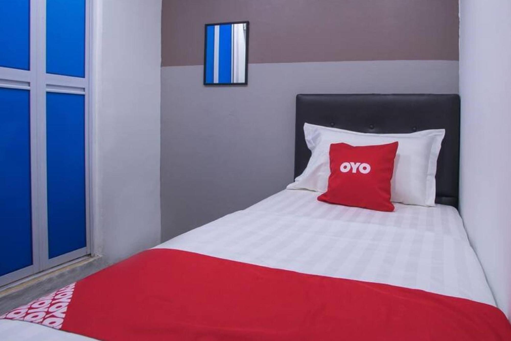 Oyo 90281 Hotel Taj Seksyen 13 Shah Alam Buitenkant foto