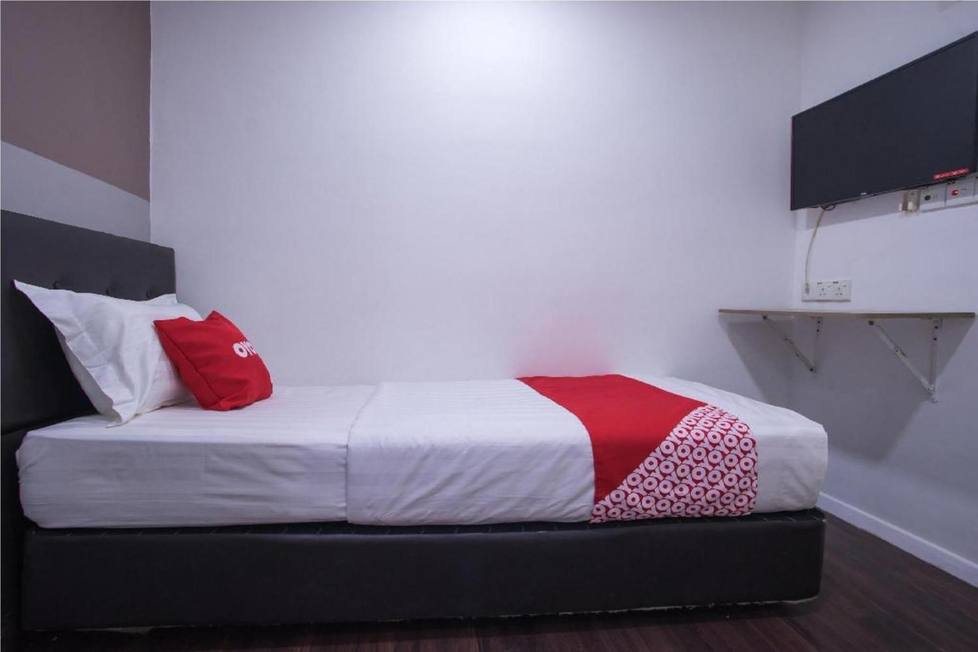 Oyo 90281 Hotel Taj Seksyen 13 Shah Alam Buitenkant foto