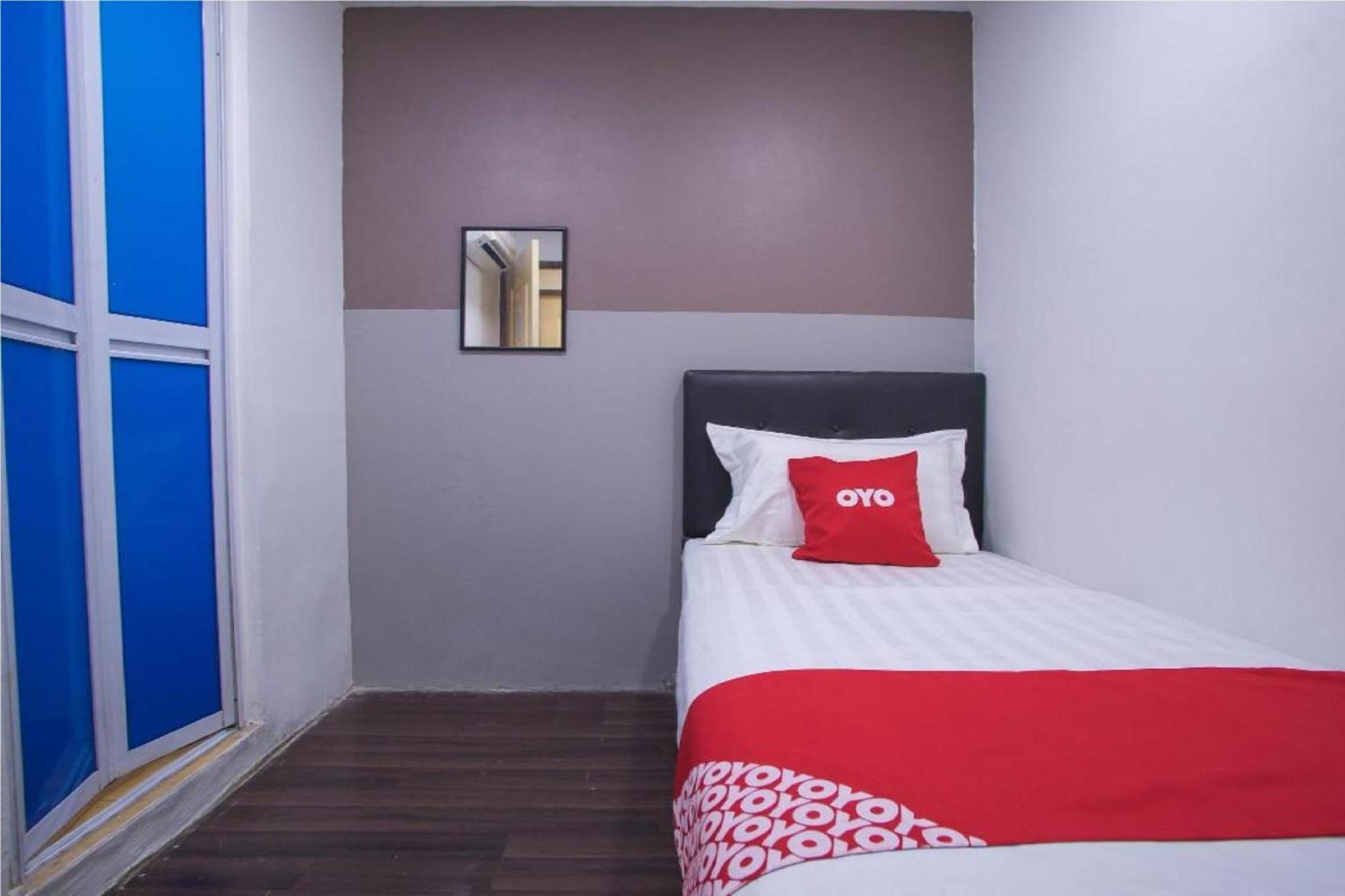Oyo 90281 Hotel Taj Seksyen 13 Shah Alam Buitenkant foto