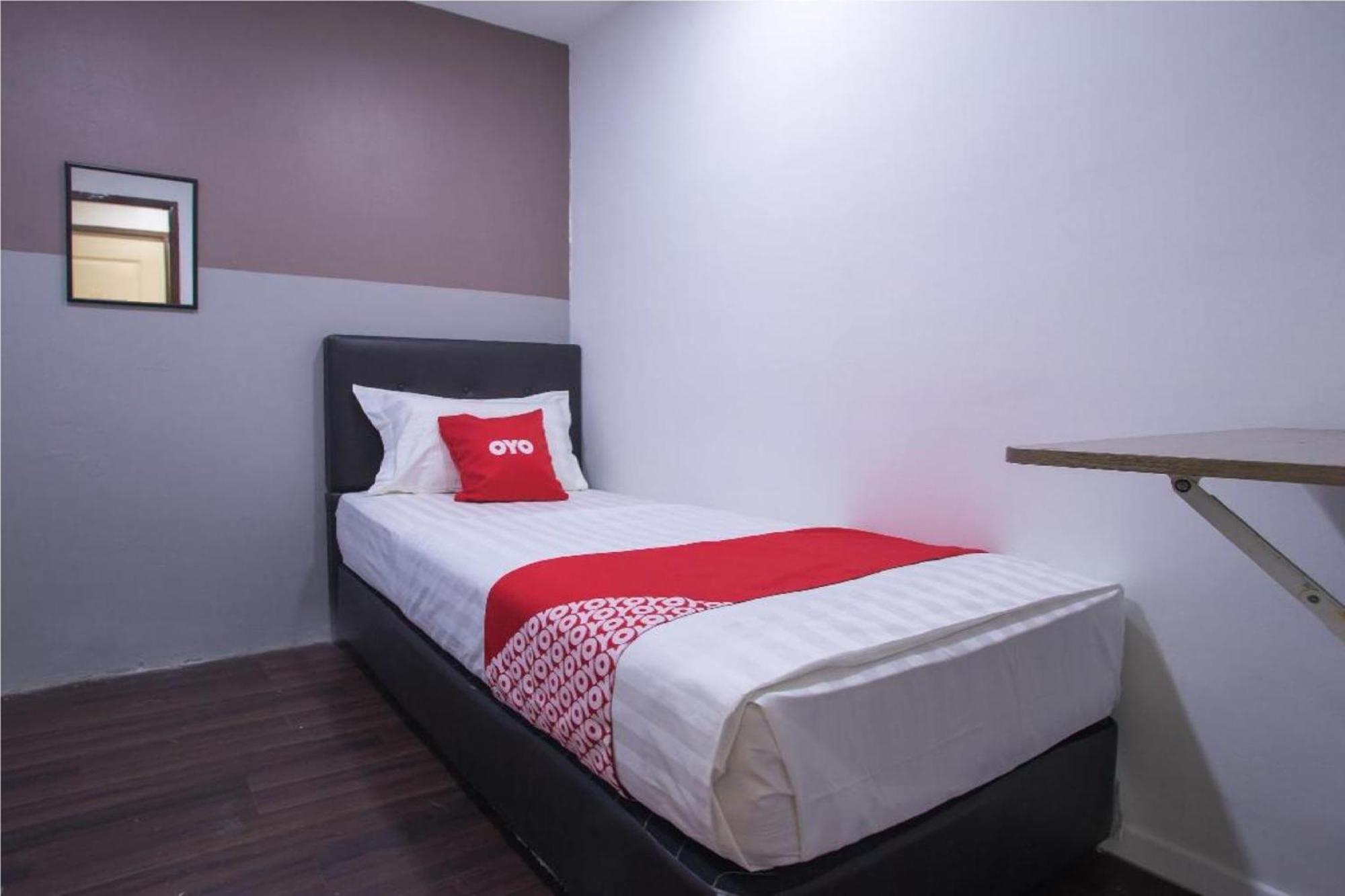 Oyo 90281 Hotel Taj Seksyen 13 Shah Alam Buitenkant foto